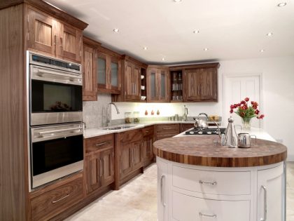 Walnut Circular Chopping Block